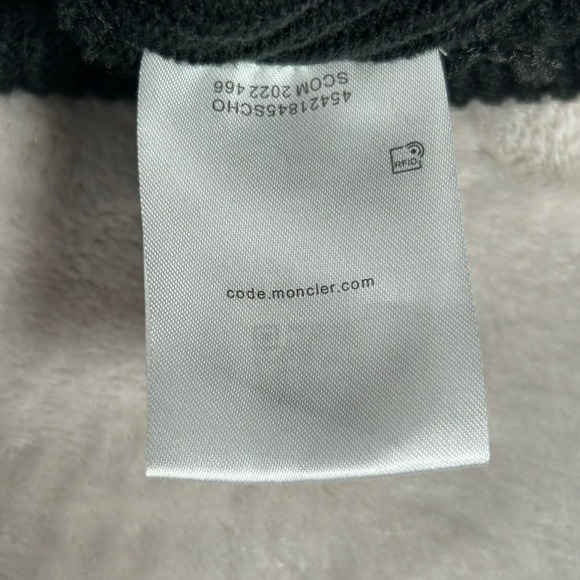NWT Moncler Berretto Tricot 100% Wool Unisex Beanie Brand New AUTHENTIC Designer - Picture 7 of 8